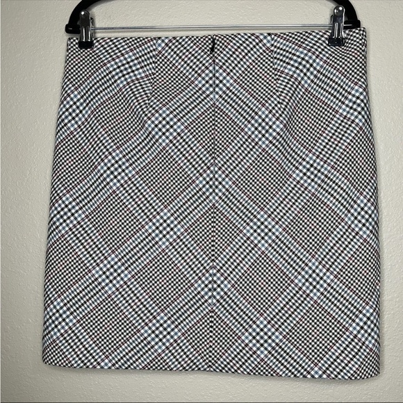White House Black Market Ivory Houndstooth Plaid Asymmetrical Zip-Front - Picture 8 of 8